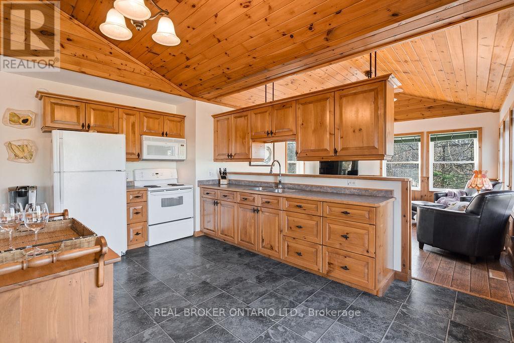 2225 GREEN BAY ROAD
