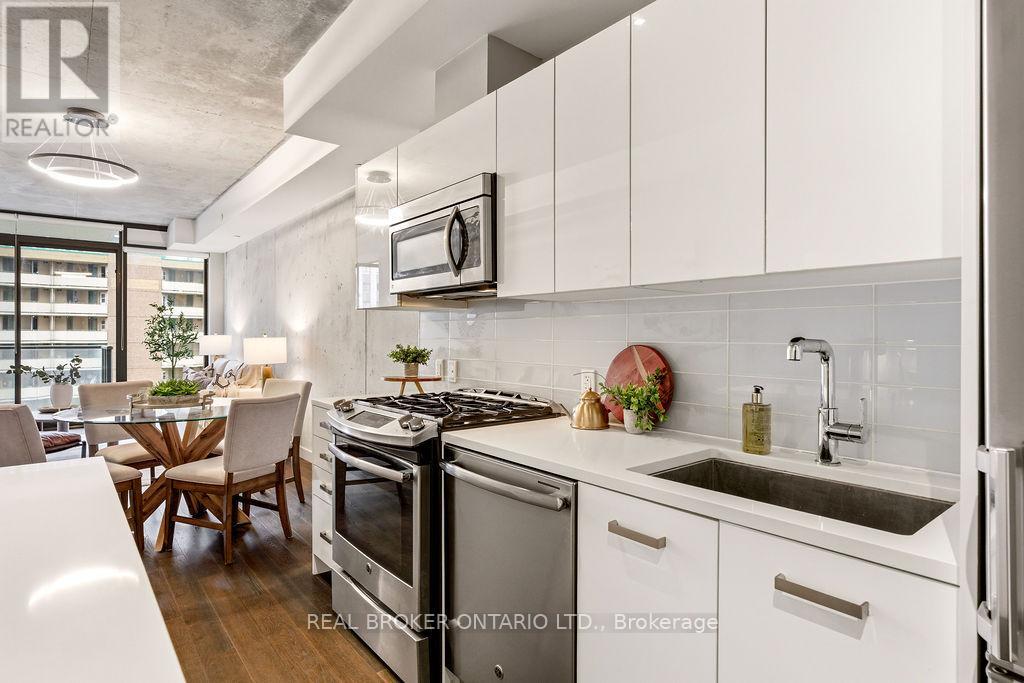 712 - 224 LYON STREET N