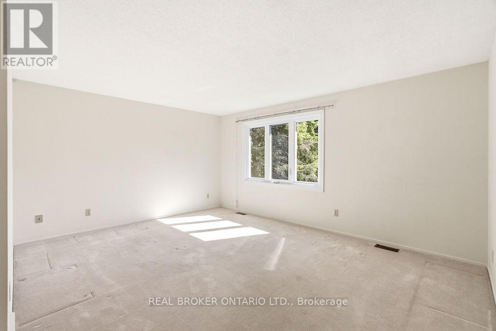 330 FERNLEAF CRESCENT