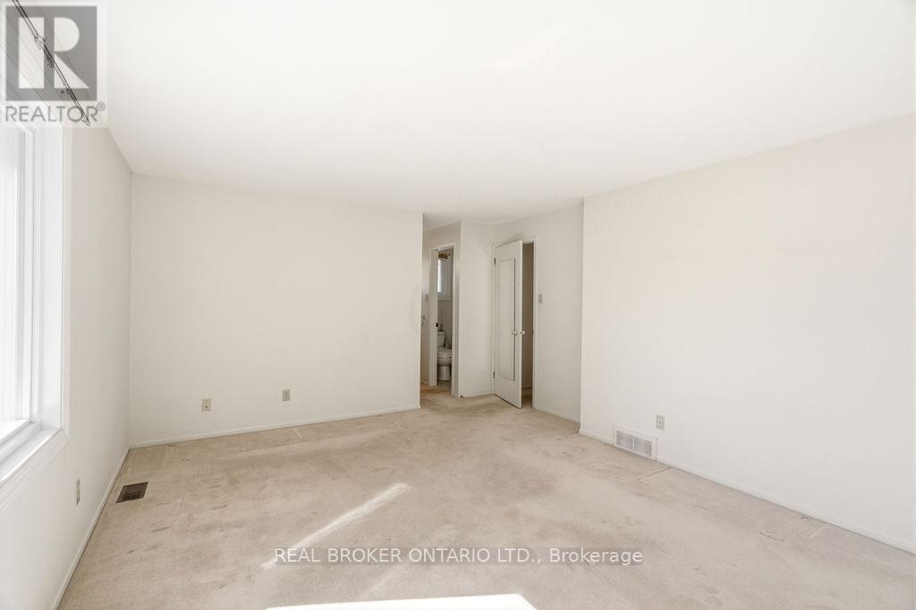 330 FERNLEAF CRESCENT