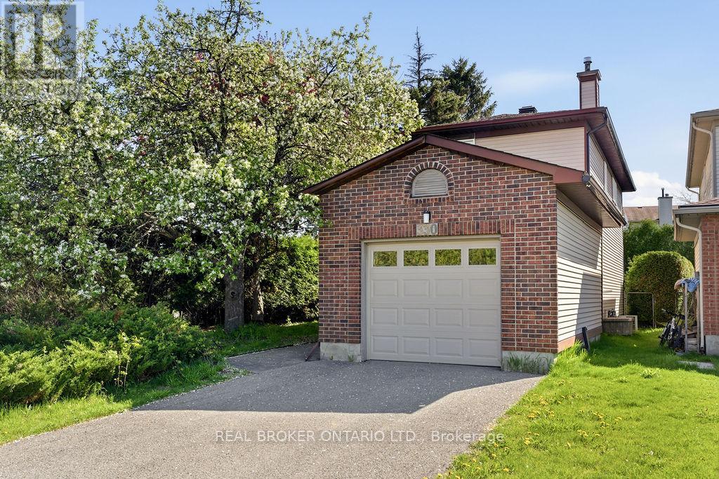 330 FERNLEAF CRESCENT
