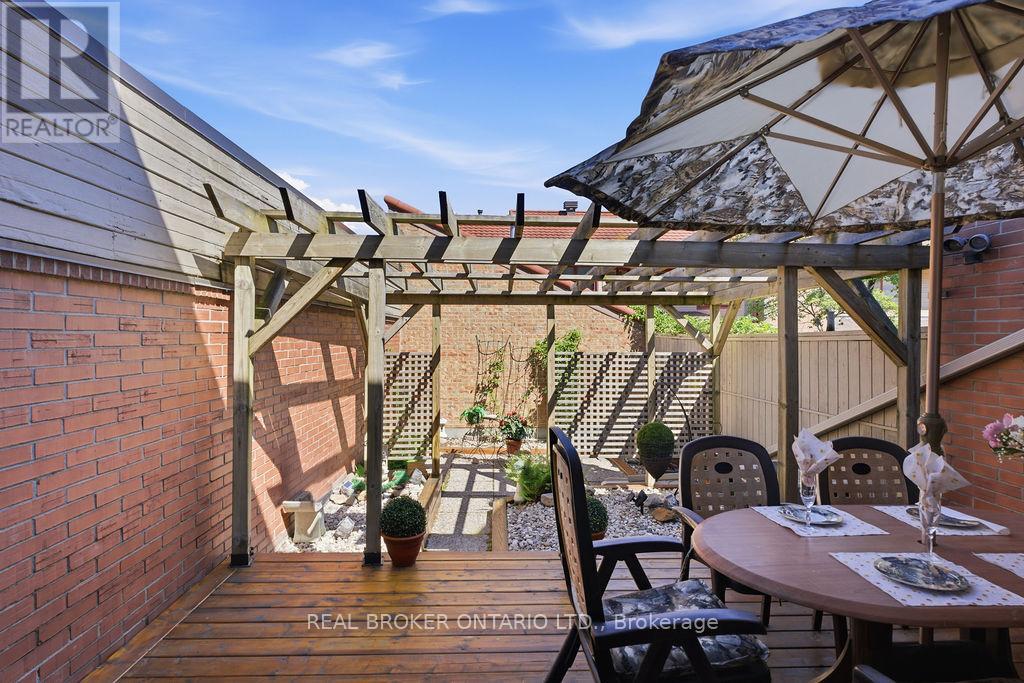 255 BRUYERE STREET