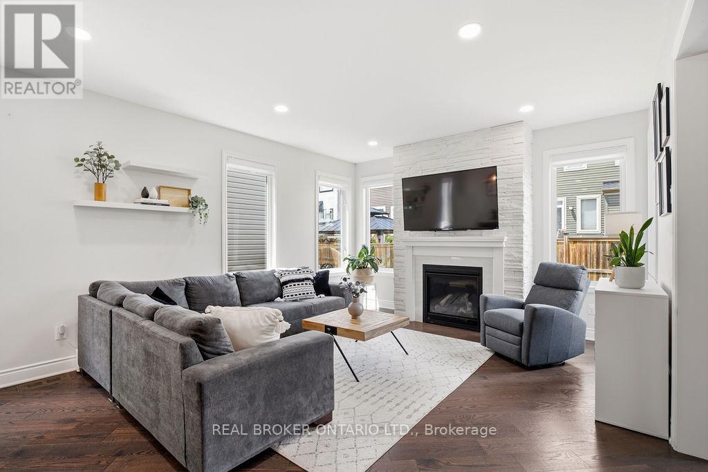 984 SHIMMERTON CIRCLE
