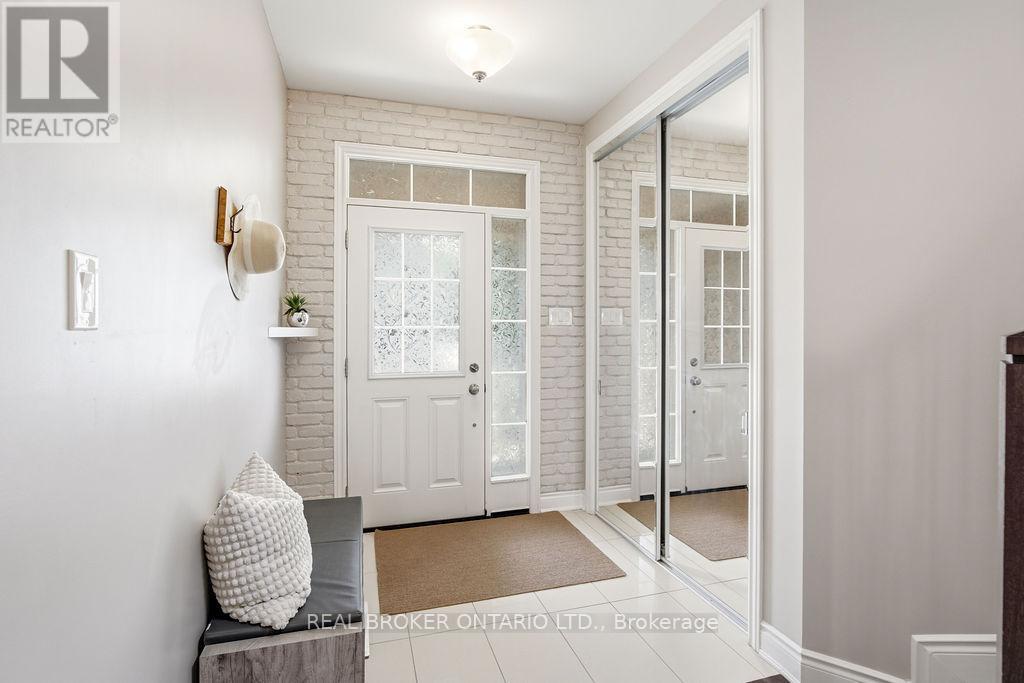 984 SHIMMERTON CIRCLE