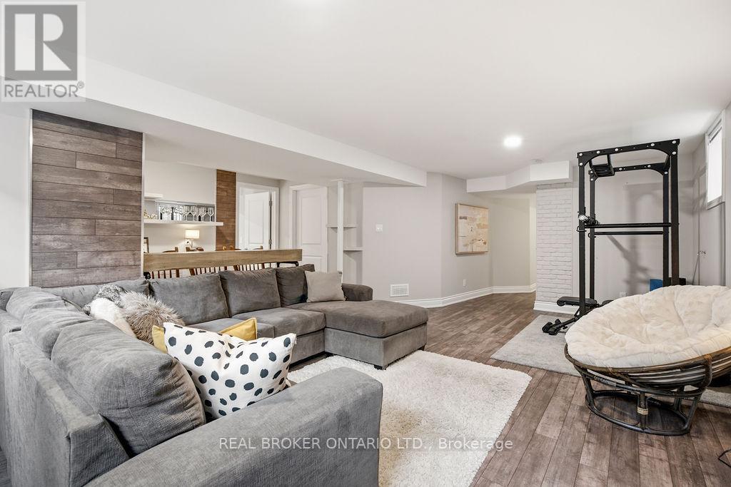 984 SHIMMERTON CIRCLE