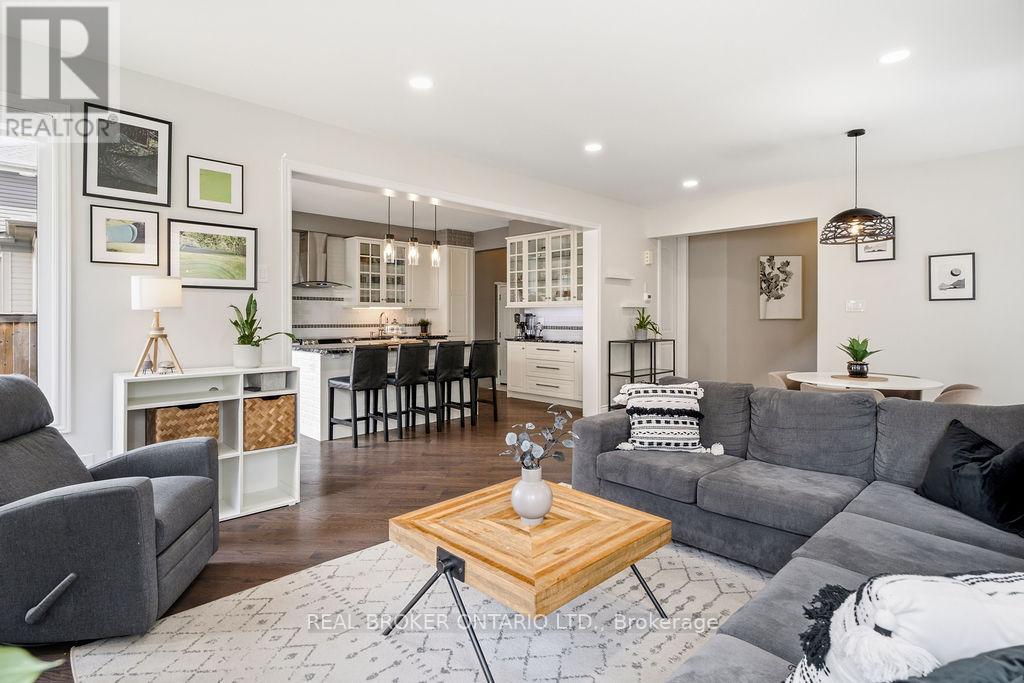 984 SHIMMERTON CIRCLE