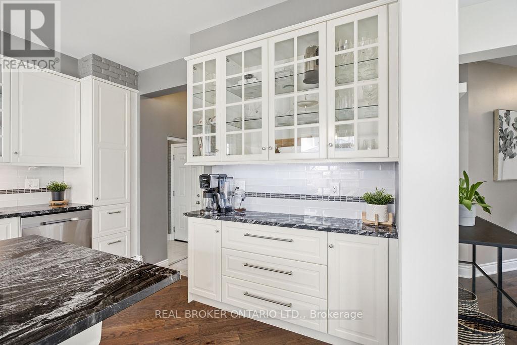 984 SHIMMERTON CIRCLE