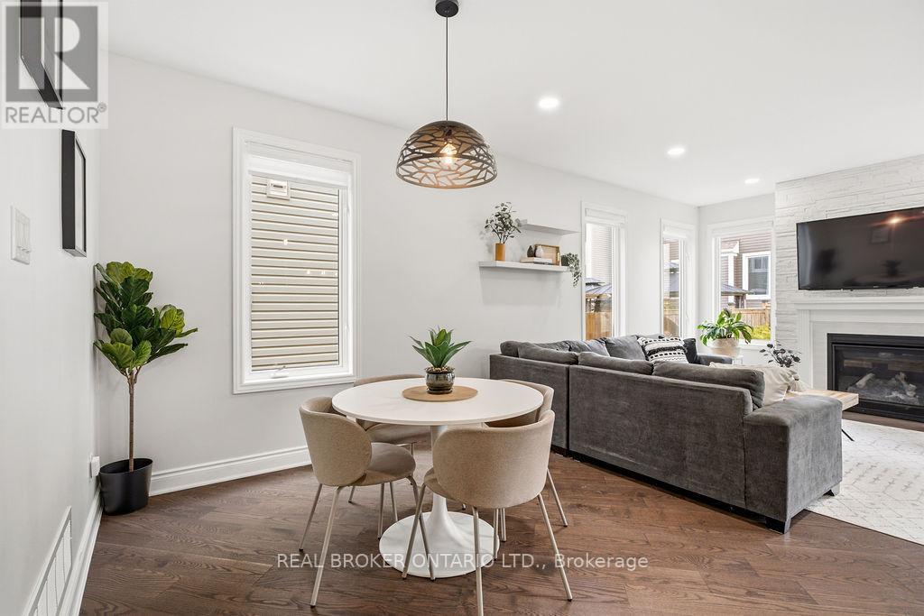 984 SHIMMERTON CIRCLE