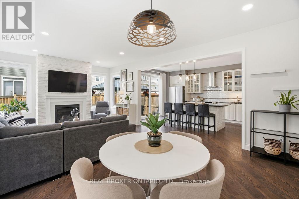 984 SHIMMERTON CIRCLE