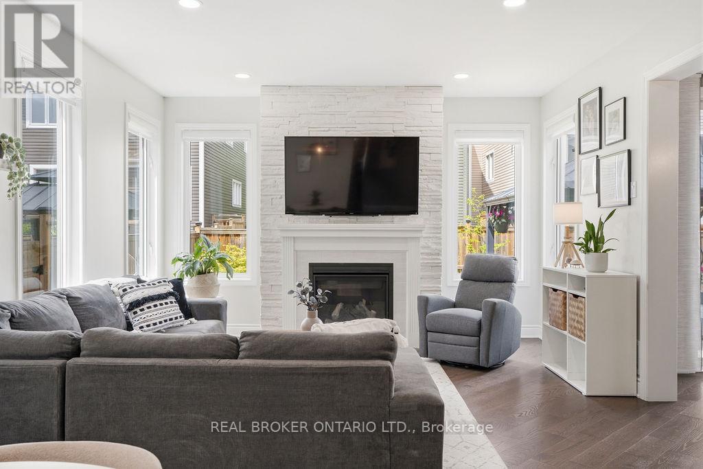 984 SHIMMERTON CIRCLE