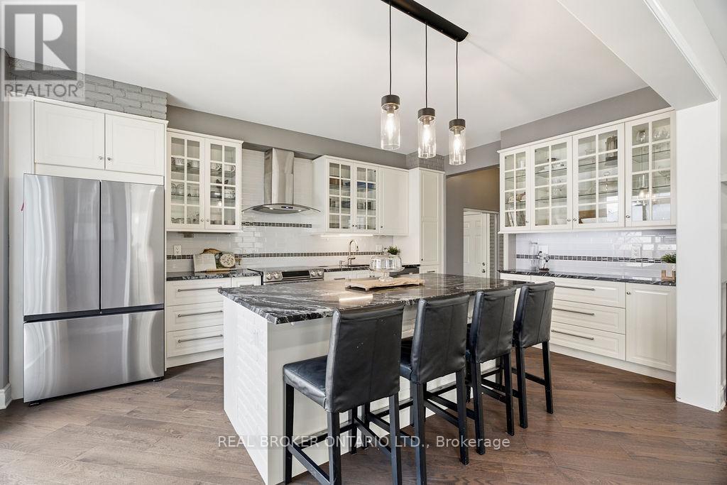 984 SHIMMERTON CIRCLE