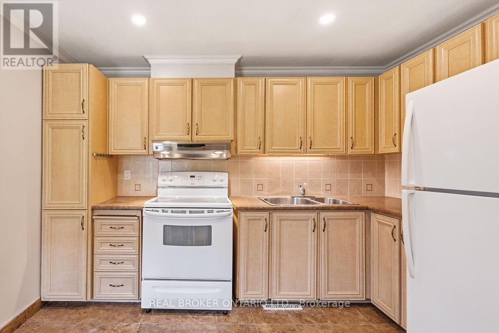 1127 AVIGNON COURT