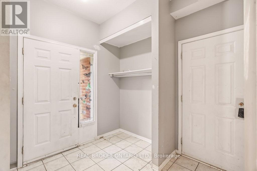 182 ANNAPOLIS CIRCLE