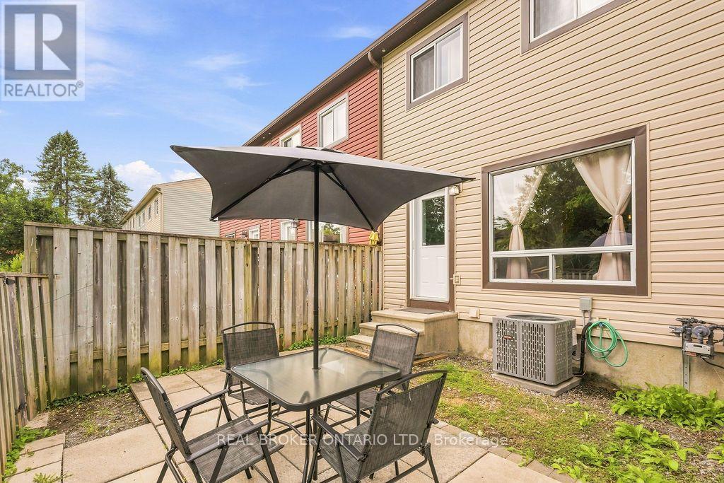 119 TEAL CRESCENT