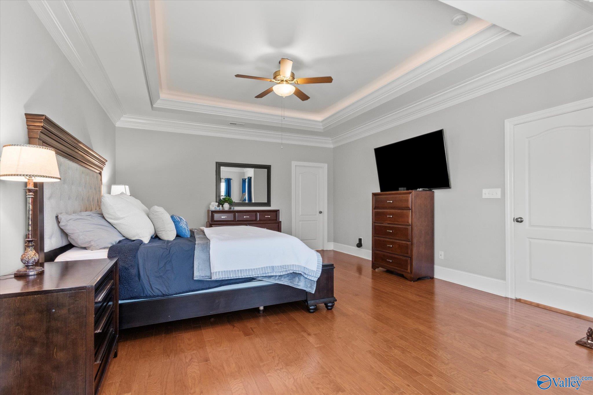 27 Wax Lane SW
