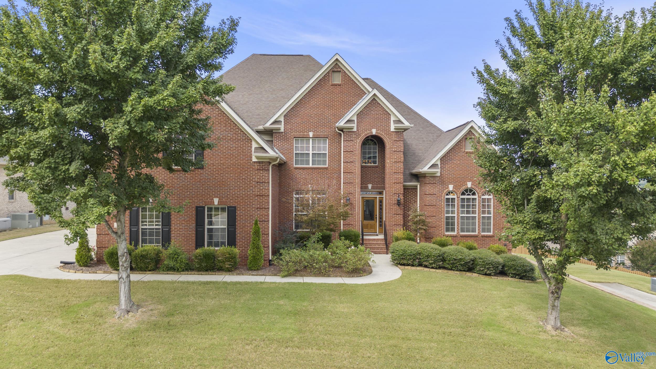 137 Rainbow Glen Circle