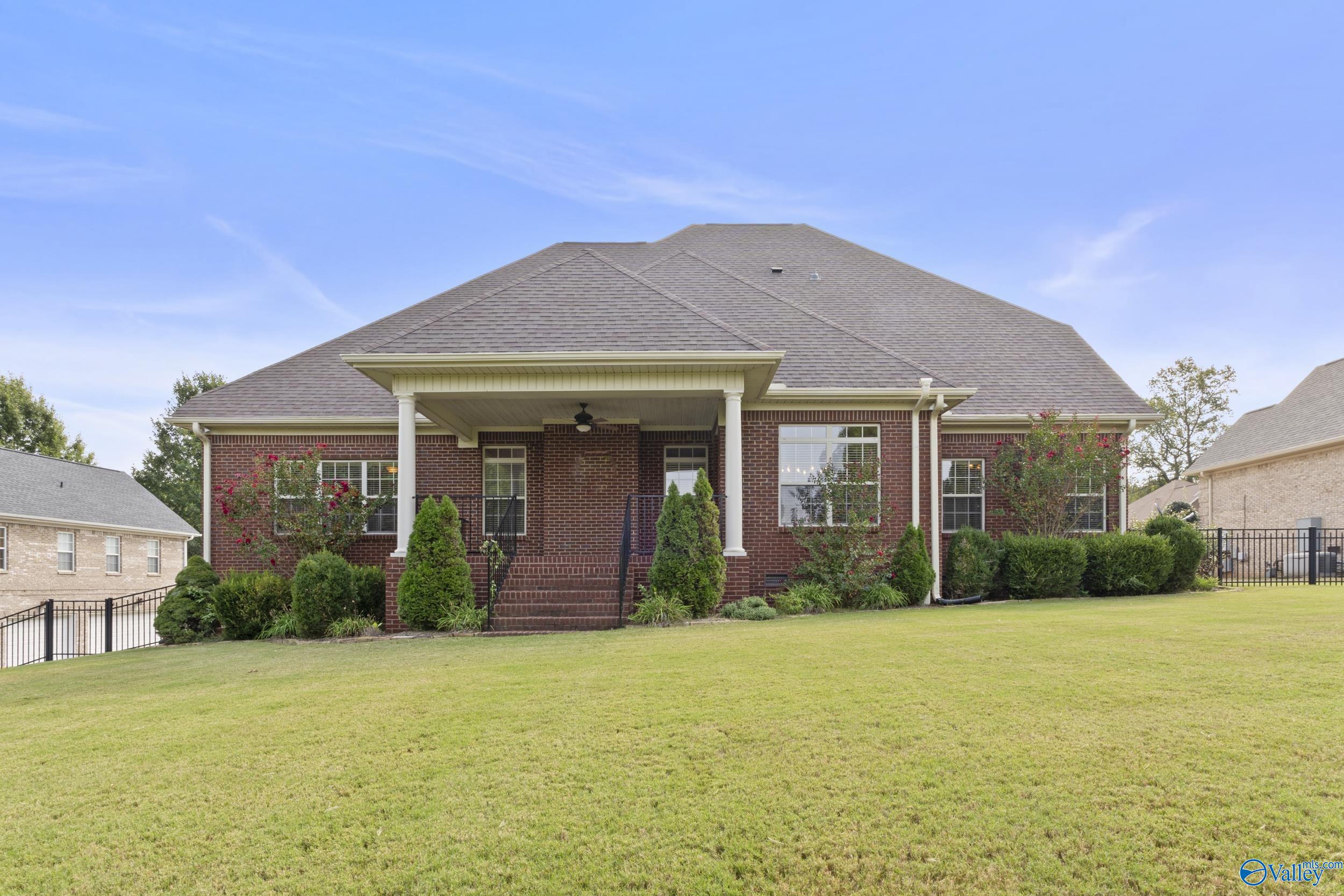 137 Rainbow Glen Circle
