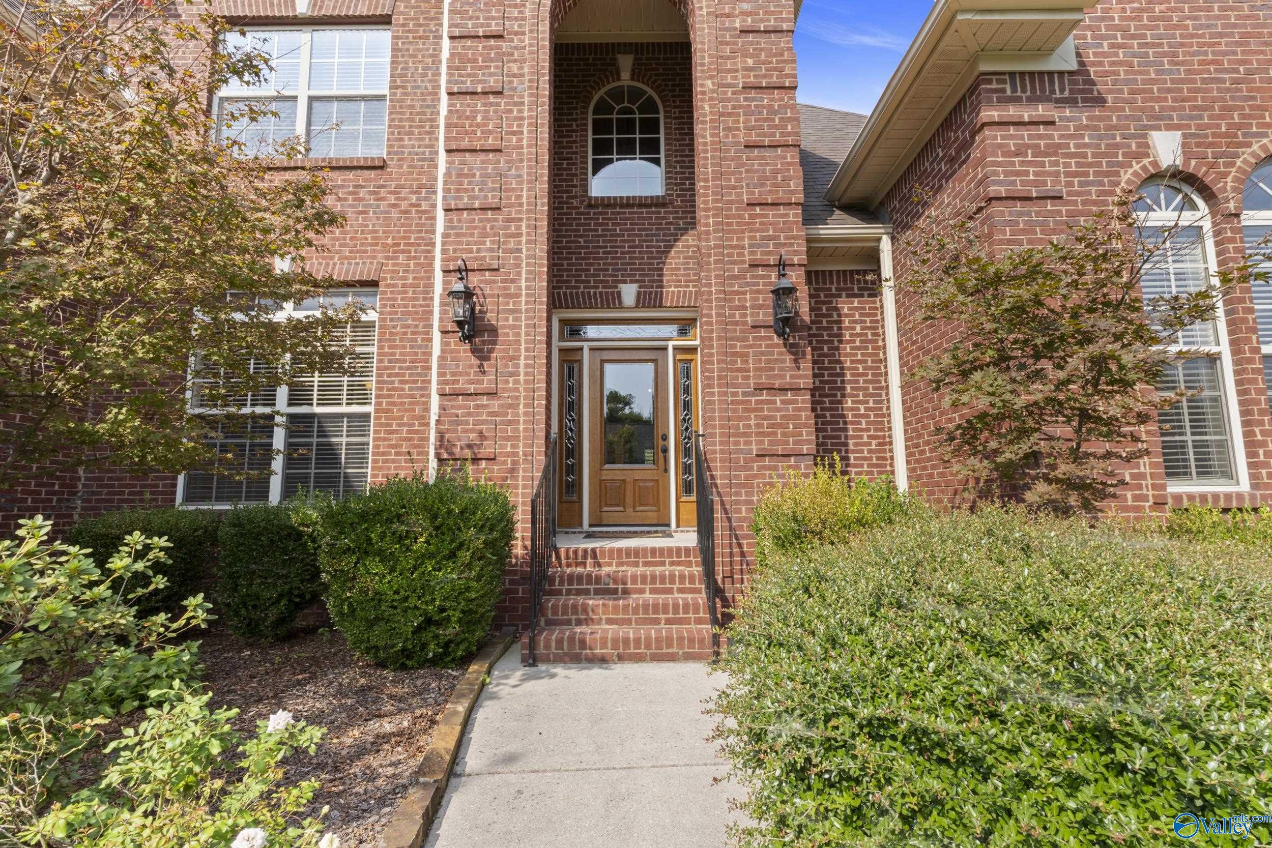 137 Rainbow Glen Circle