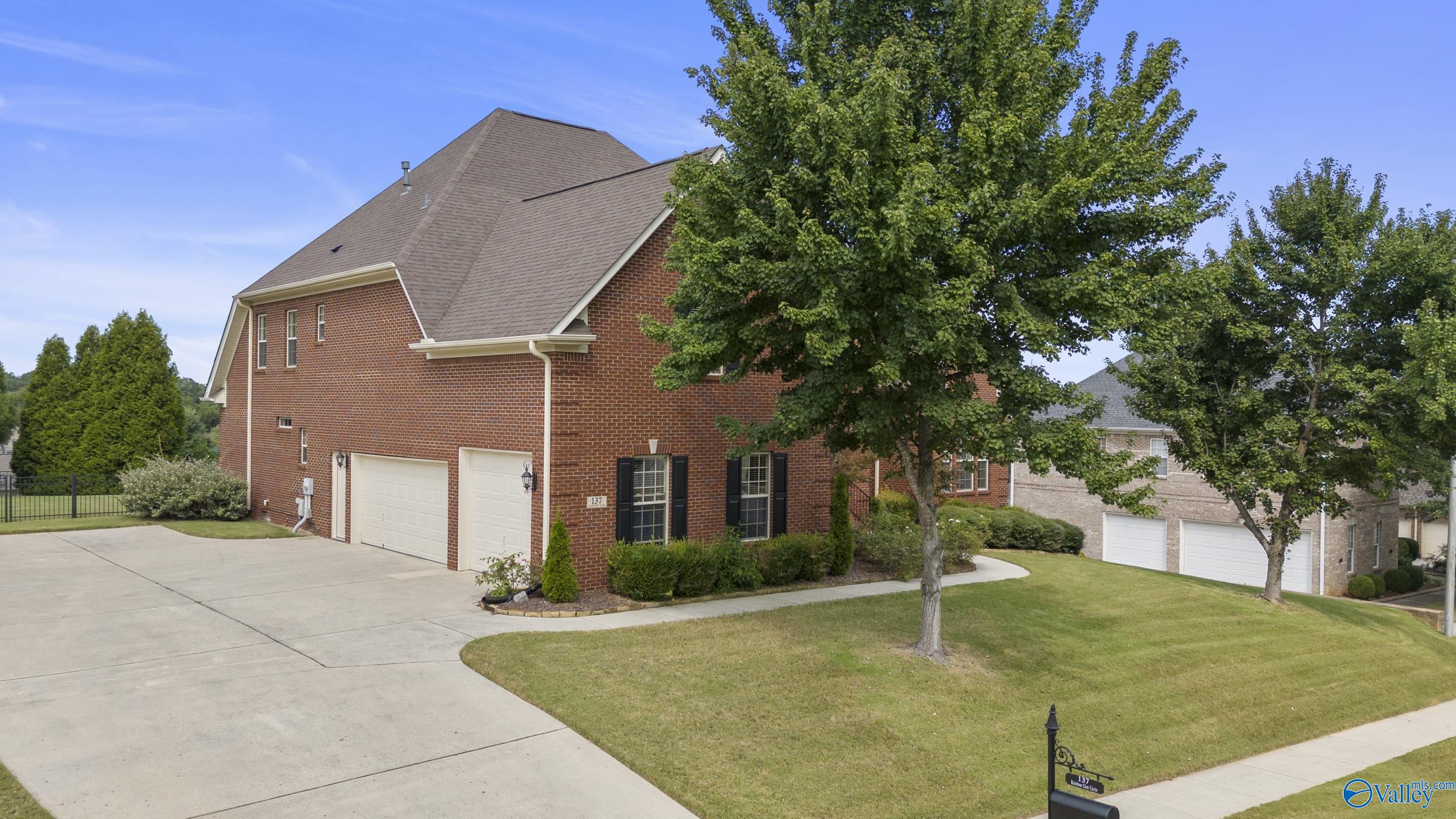 137 Rainbow Glen Circle