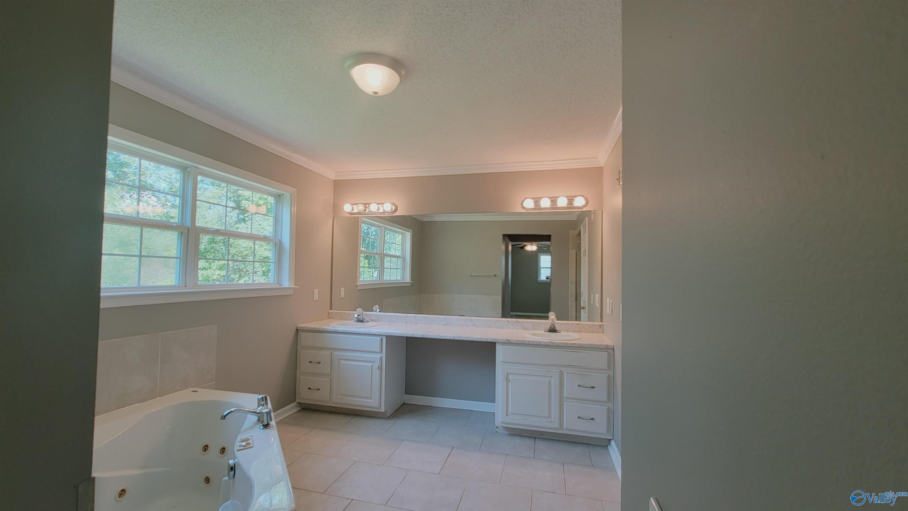 6010 Ellington Road NW