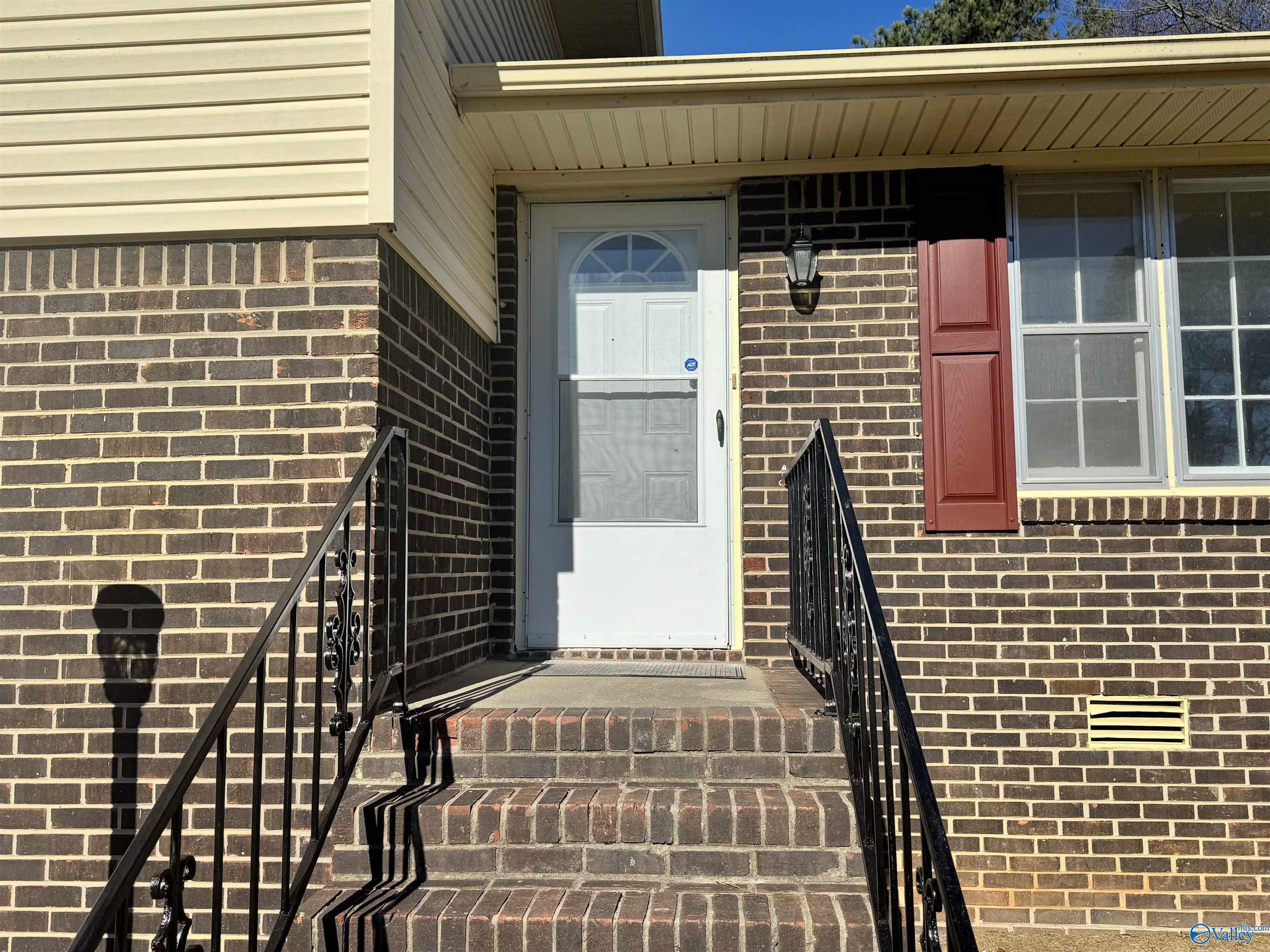 6010 Ellington Road NW