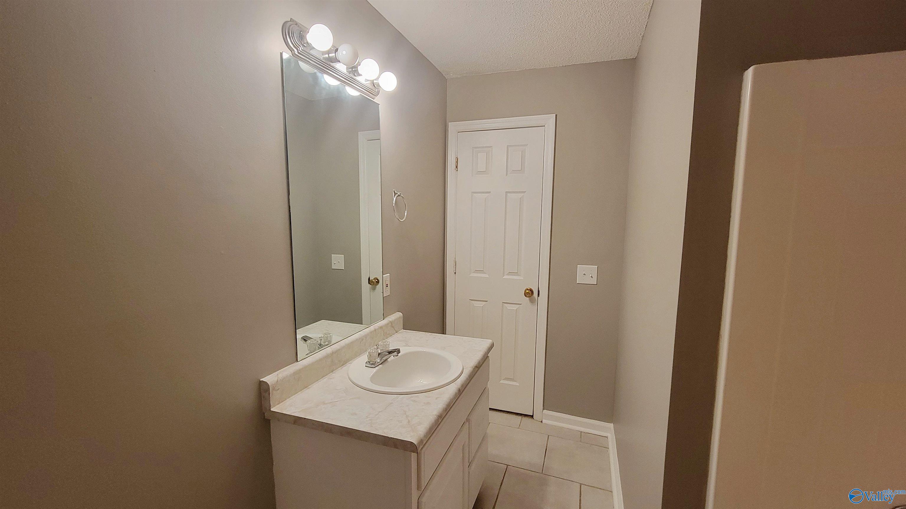 6010 Ellington Road NW