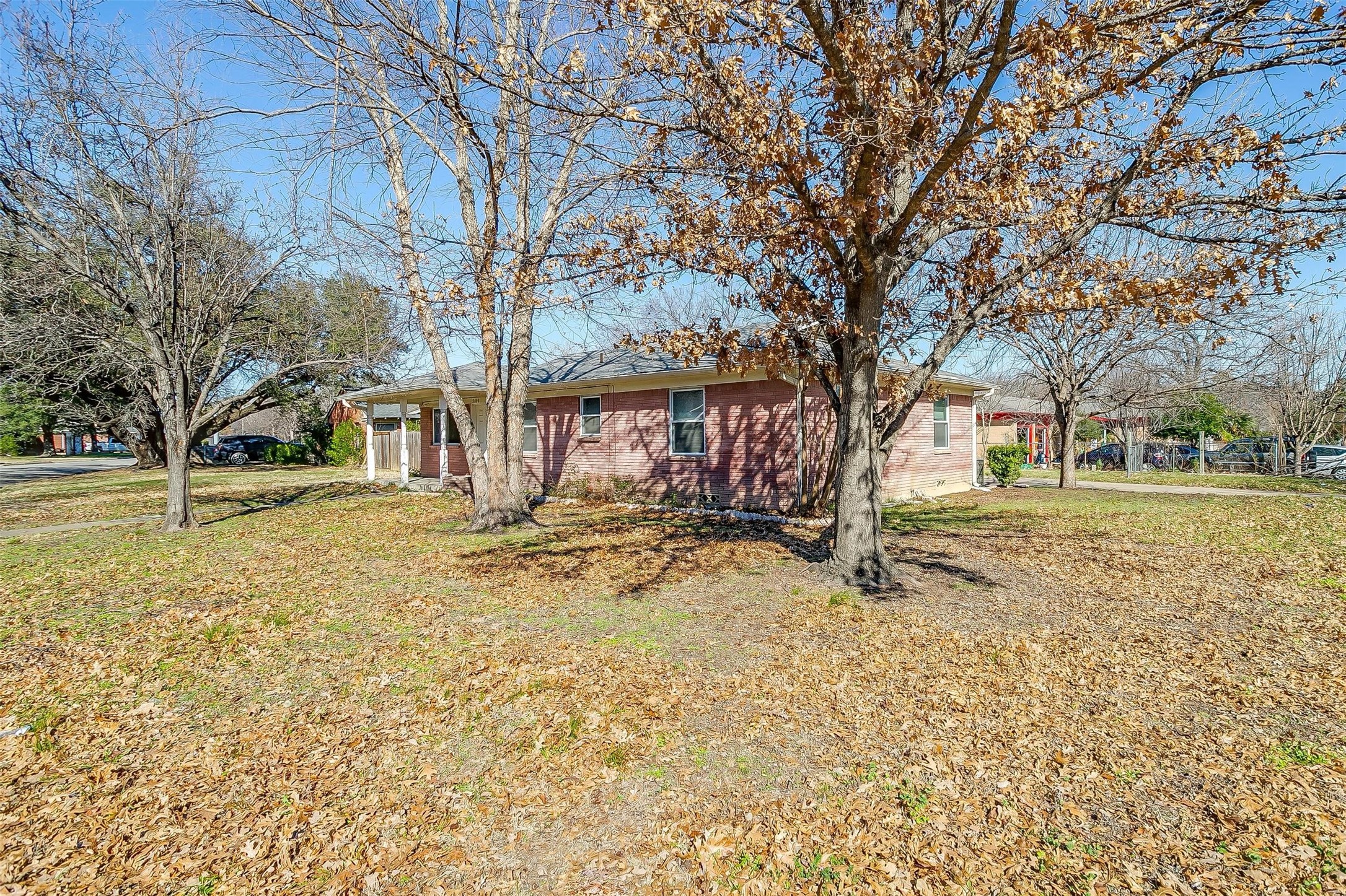 2000 Robinwood Drive