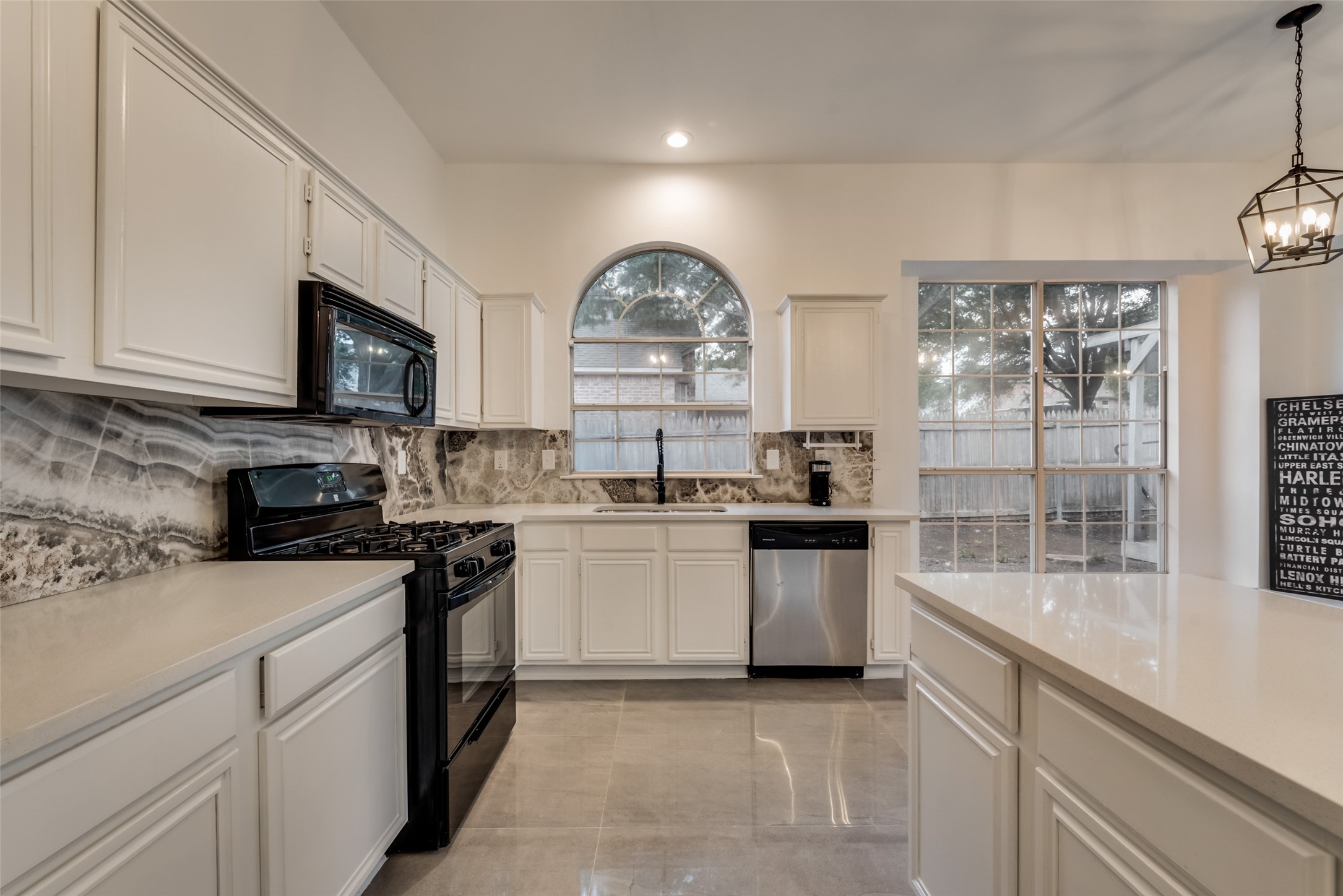 813 Woodridge Drive