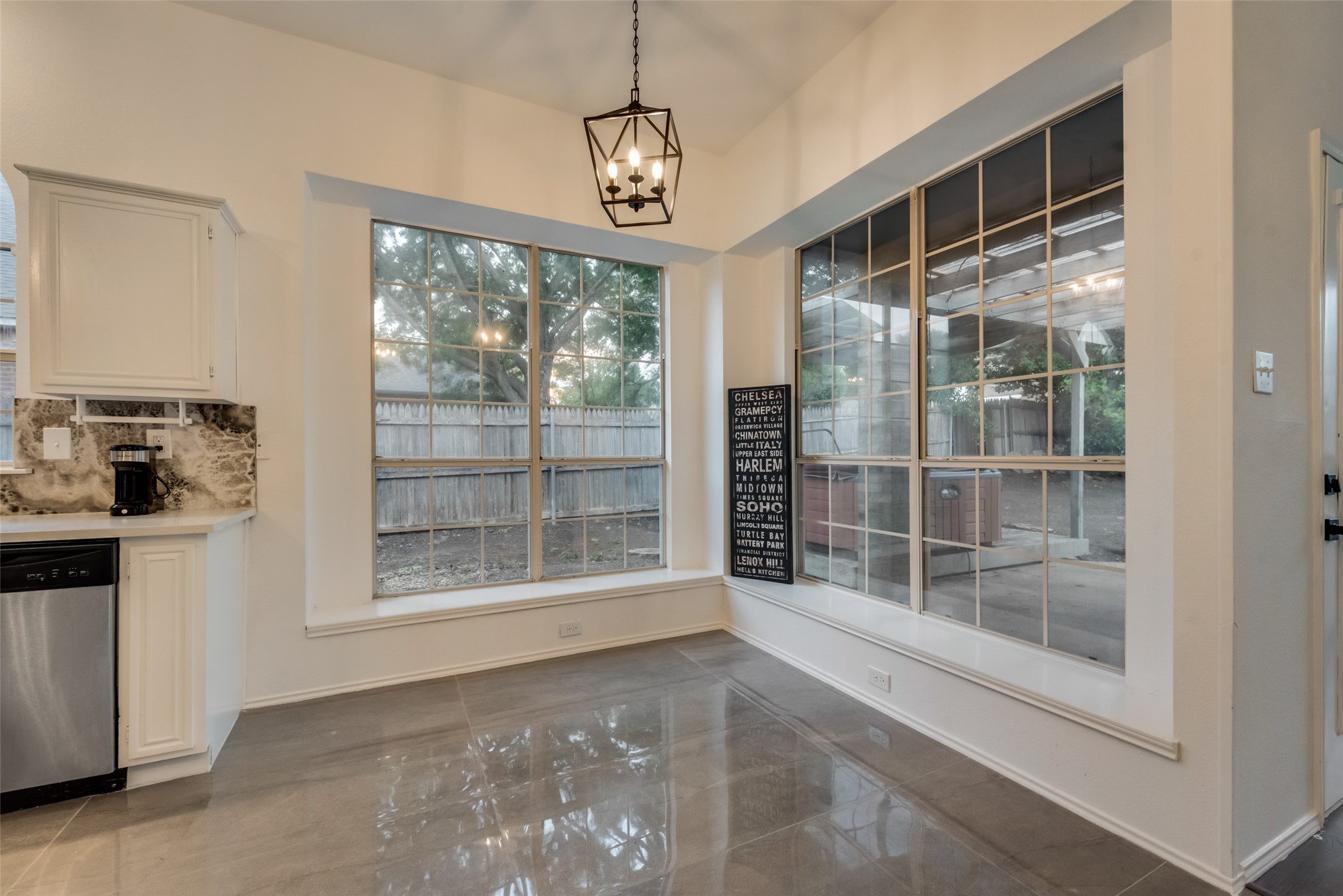 813 Woodridge Drive