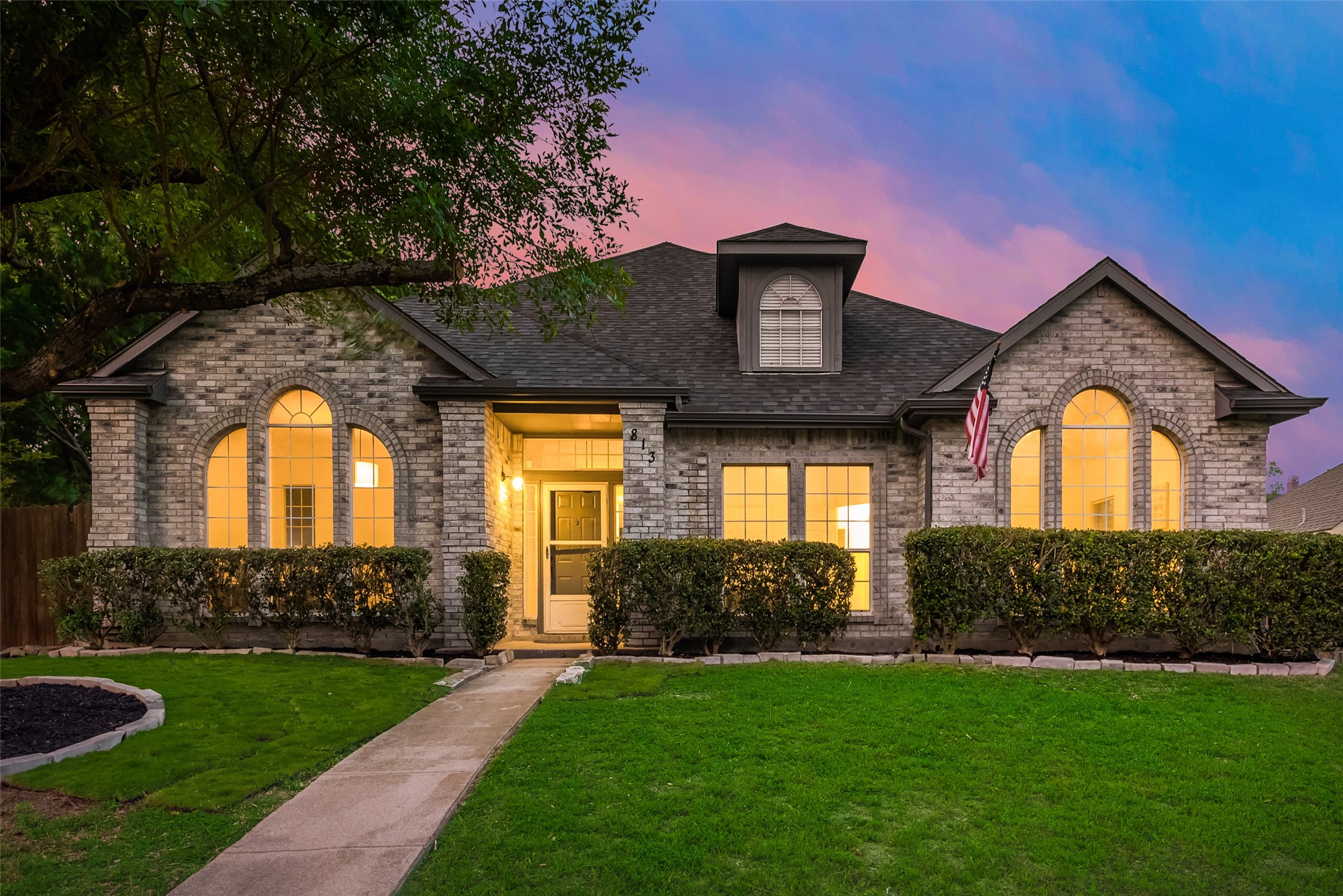 813 Woodridge Drive
