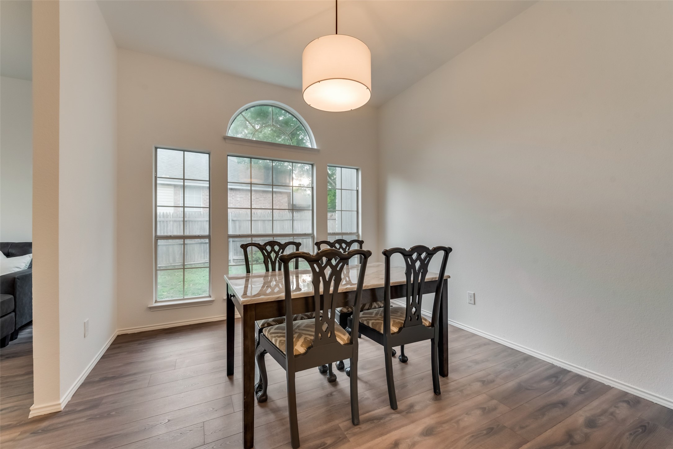 813 Woodridge Drive