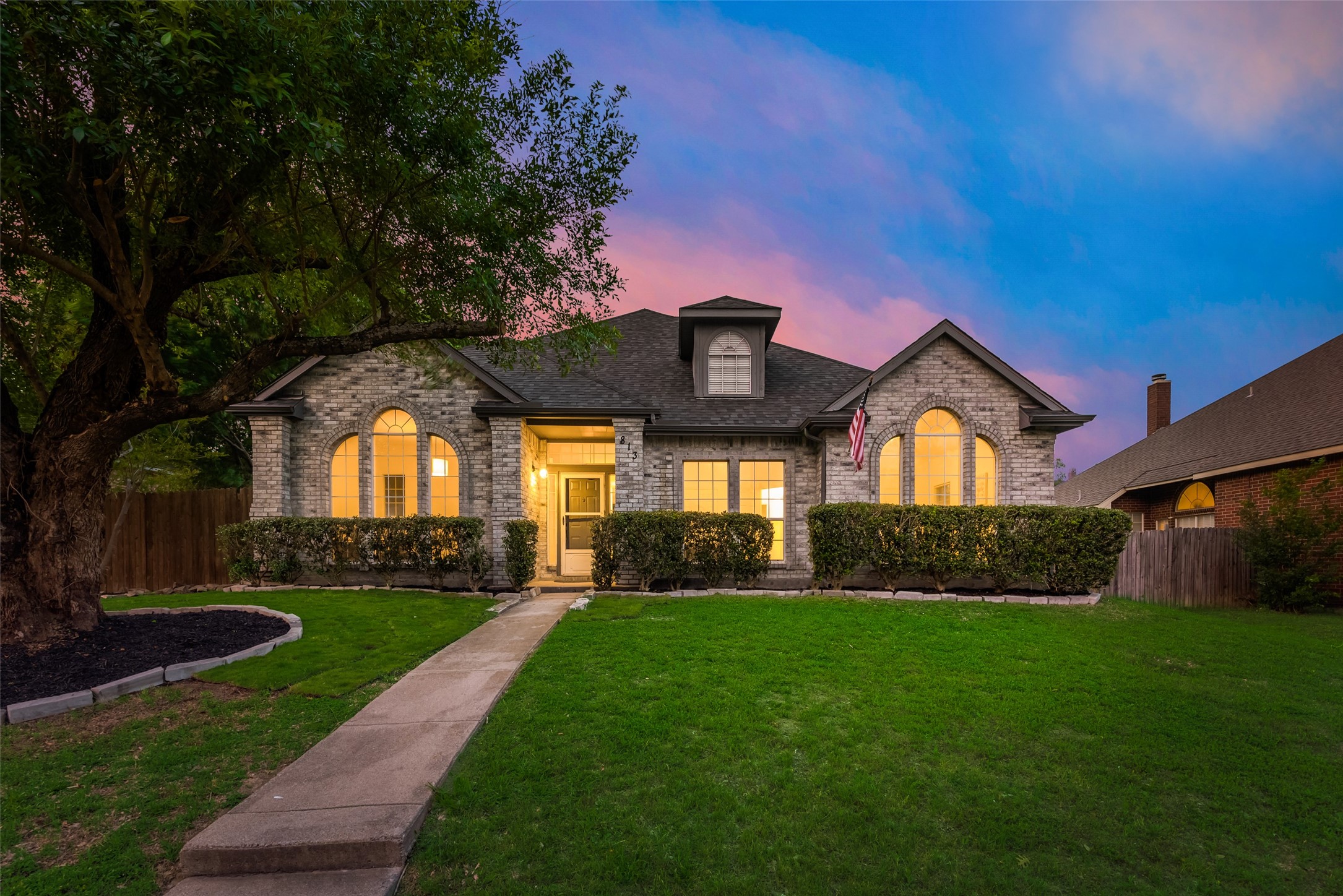 813 Woodridge Drive