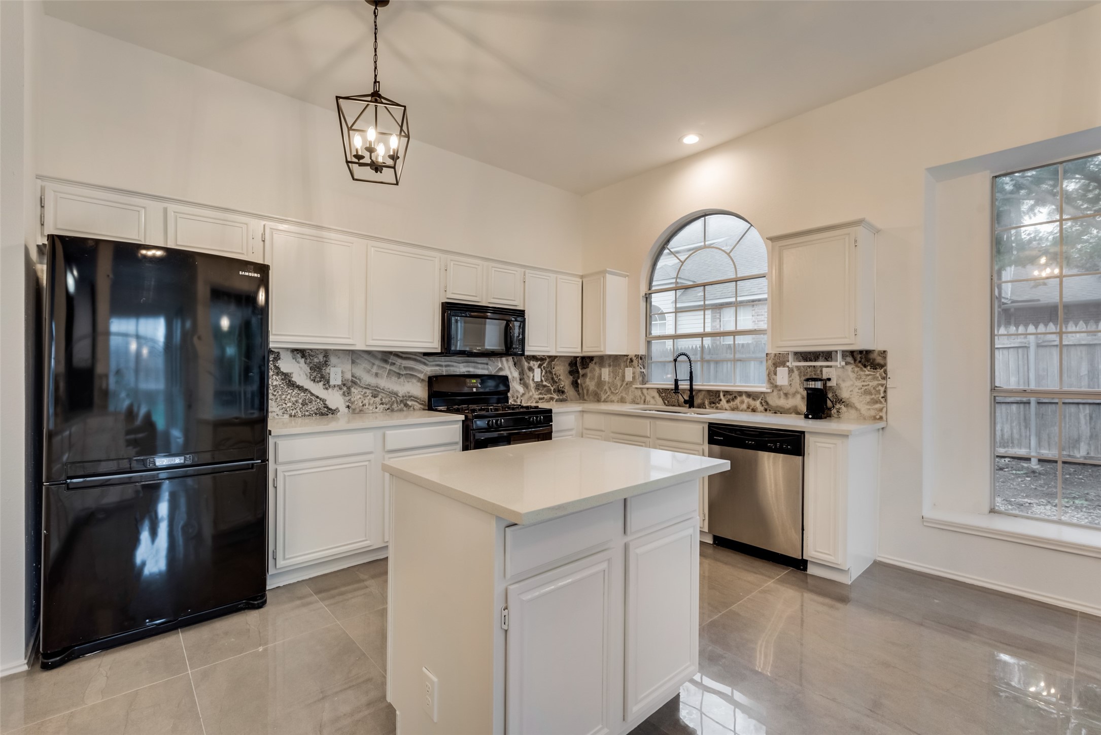 813 Woodridge Drive