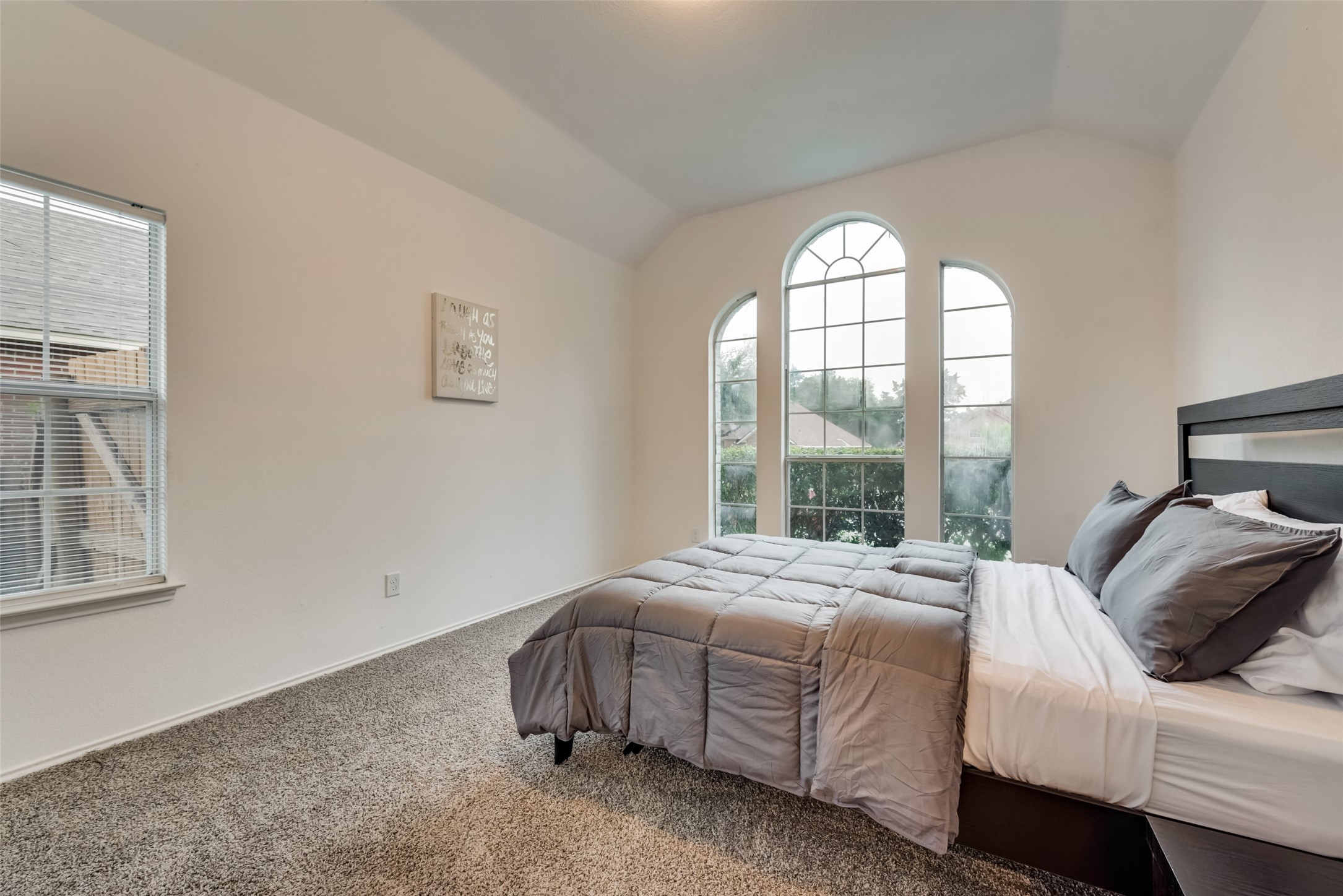 813 Woodridge Drive
