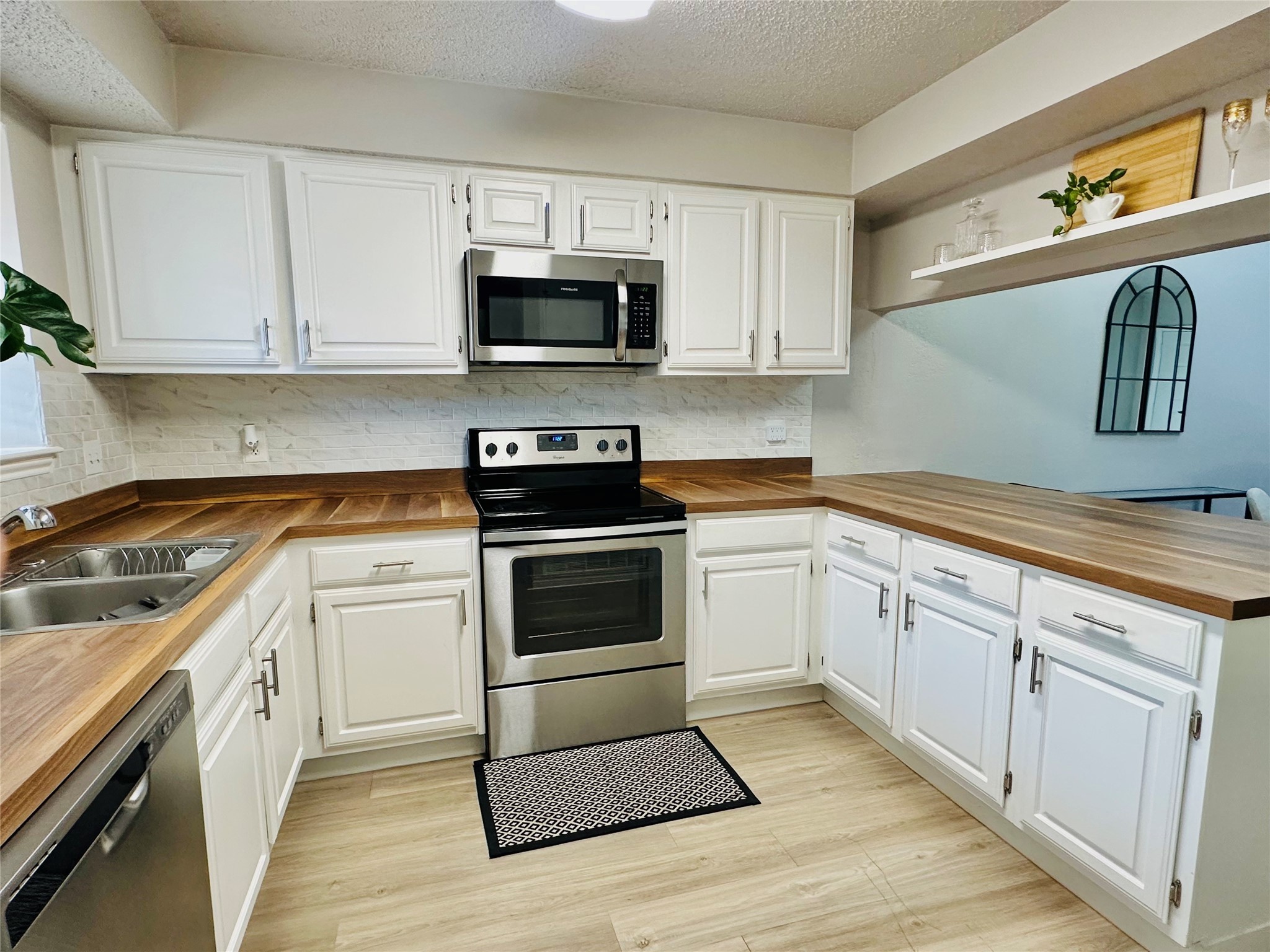2412 Chapel Hill Lane