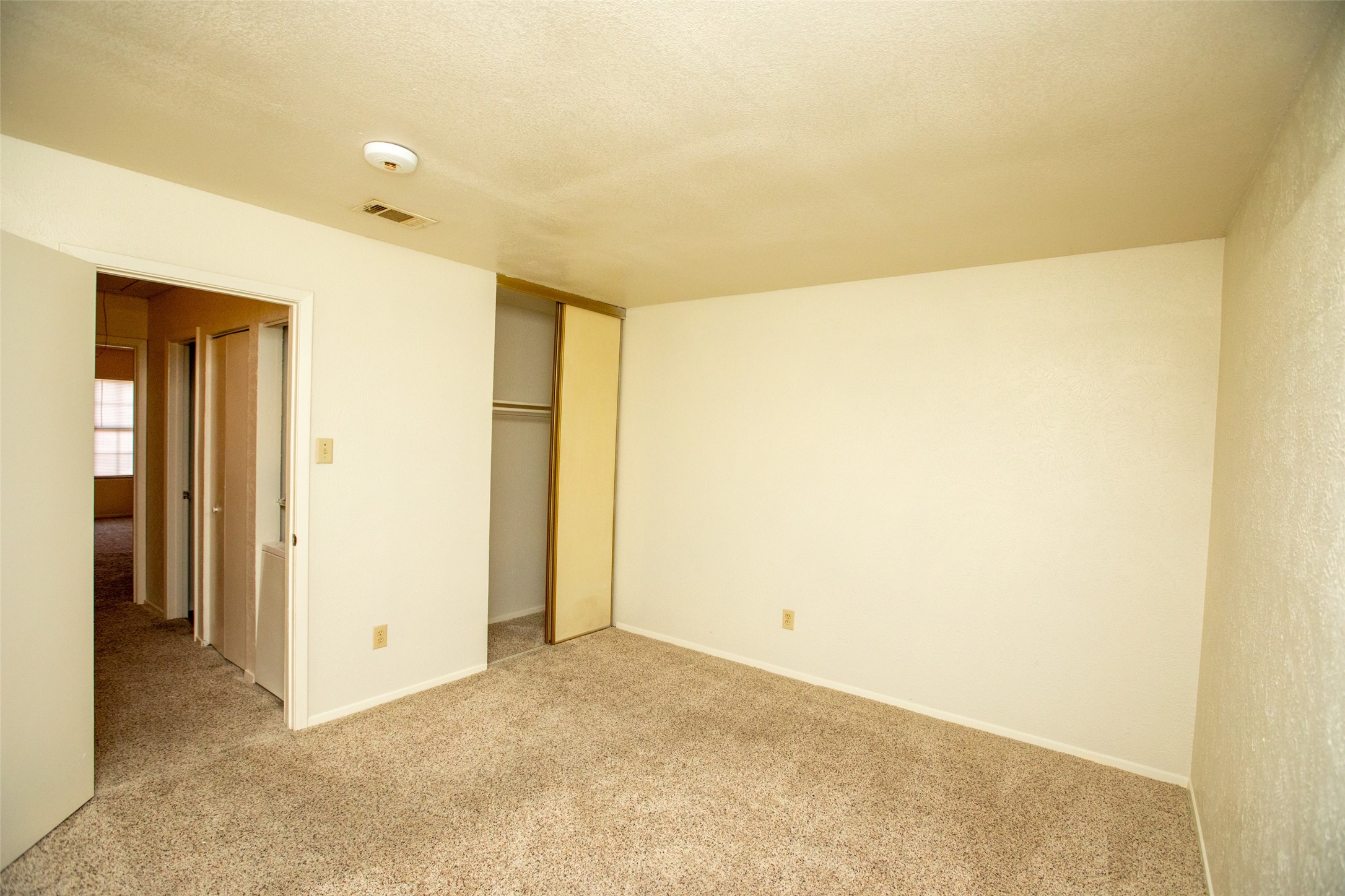 713 Lee Street 4