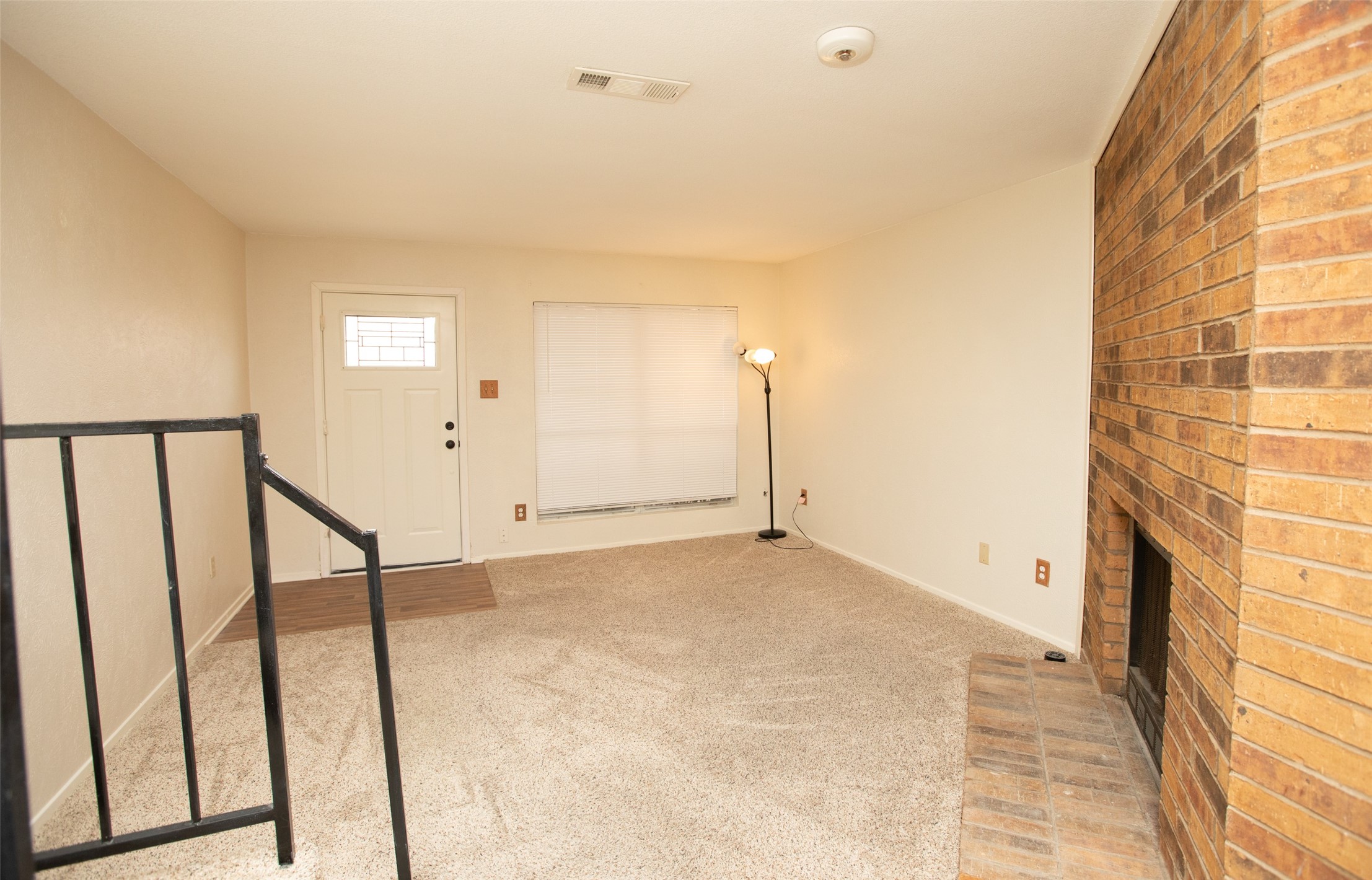 713 Lee Street 4