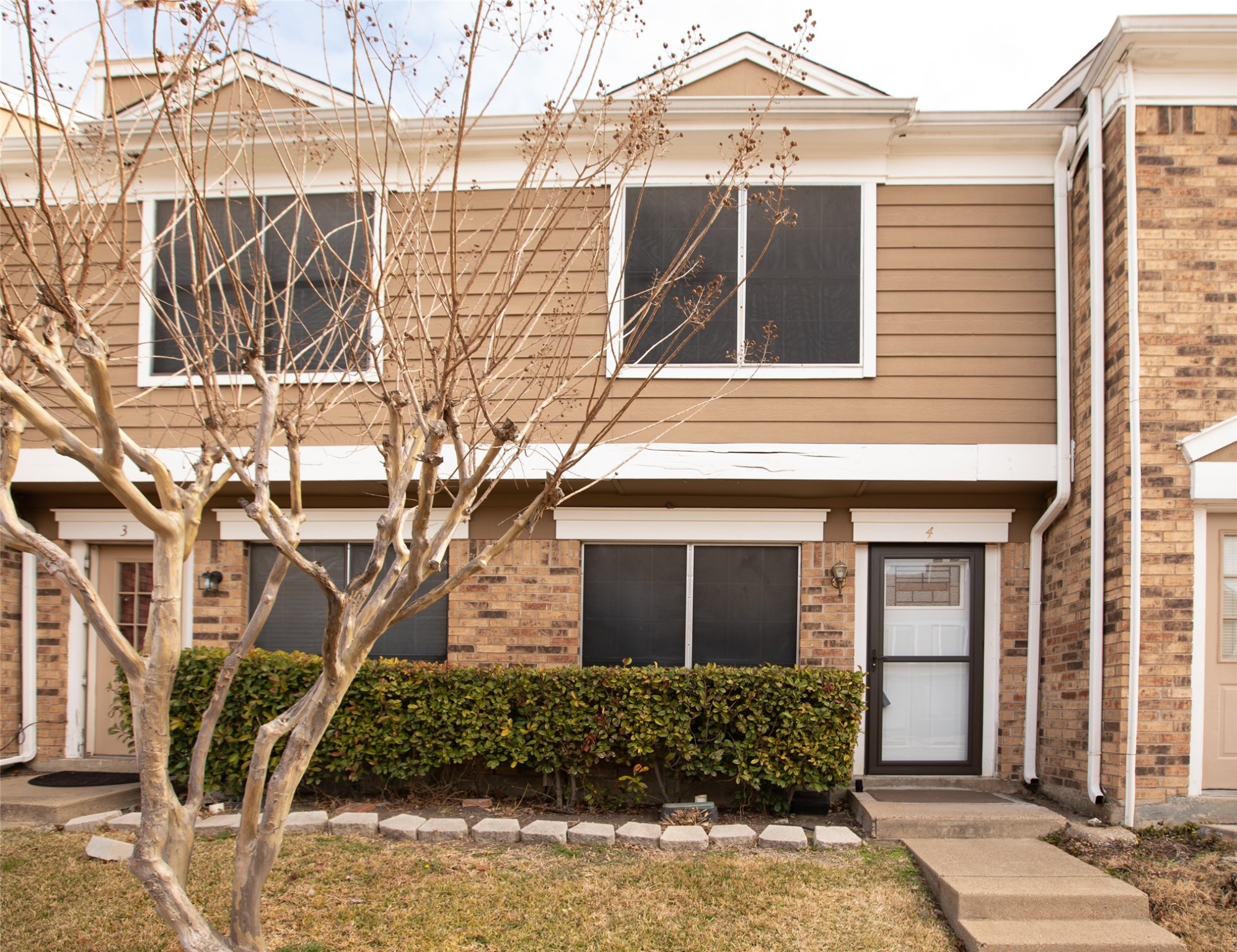 713 Lee Street 4