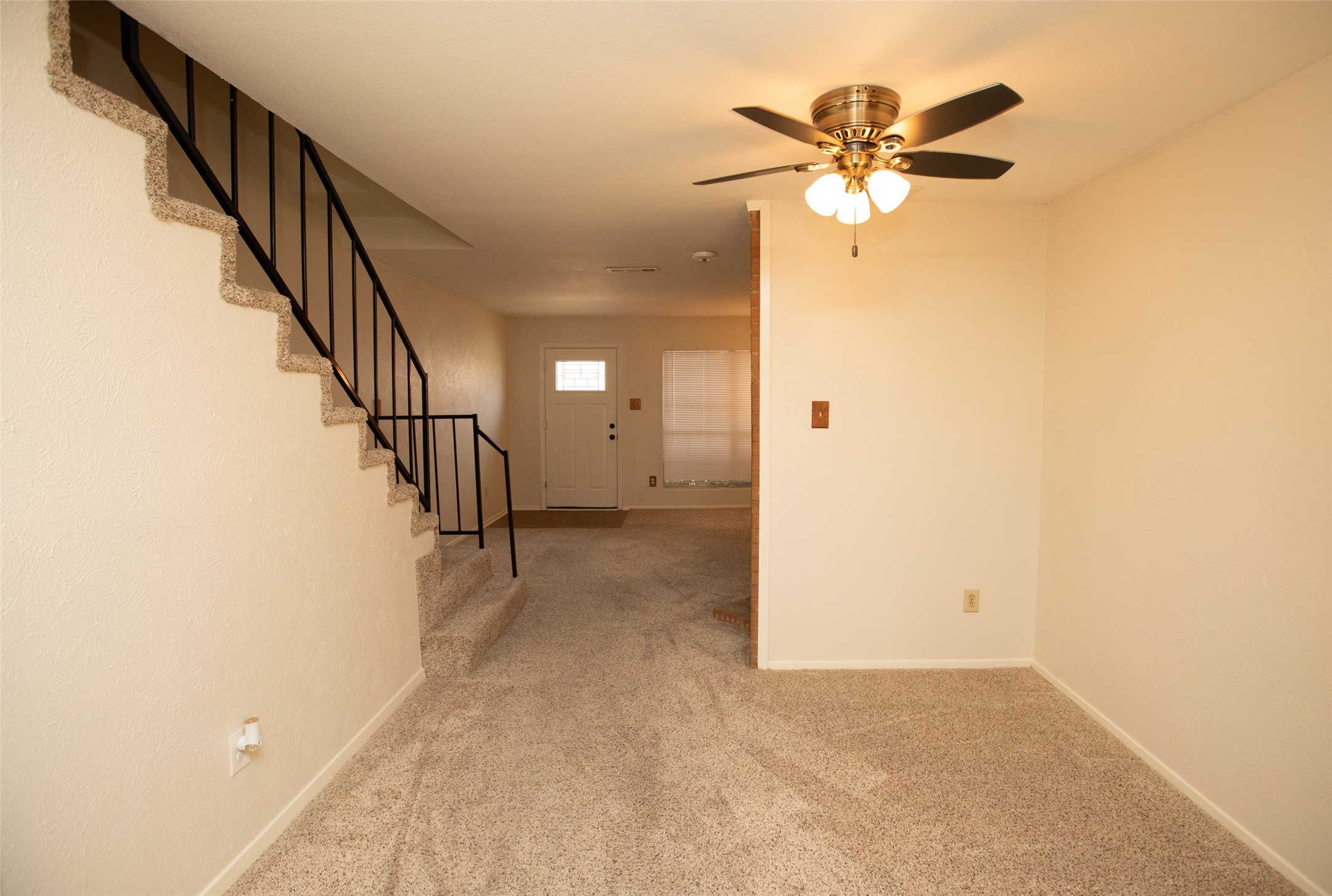 713 Lee Street 4