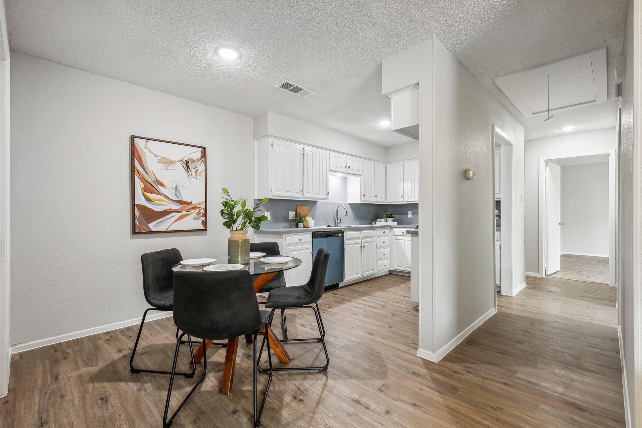 6528 Oak Forest Court