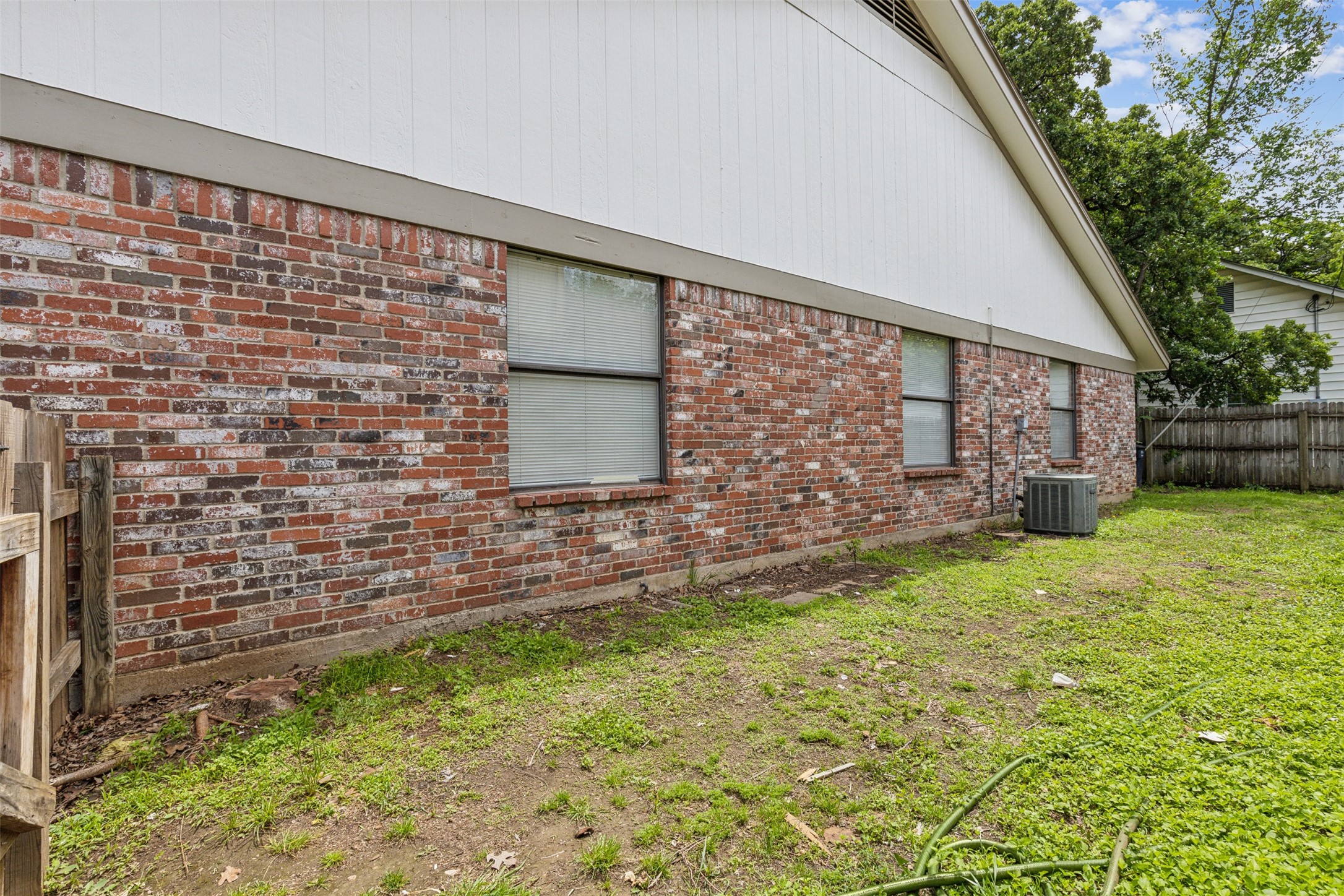 6528 Oak Forest Court
