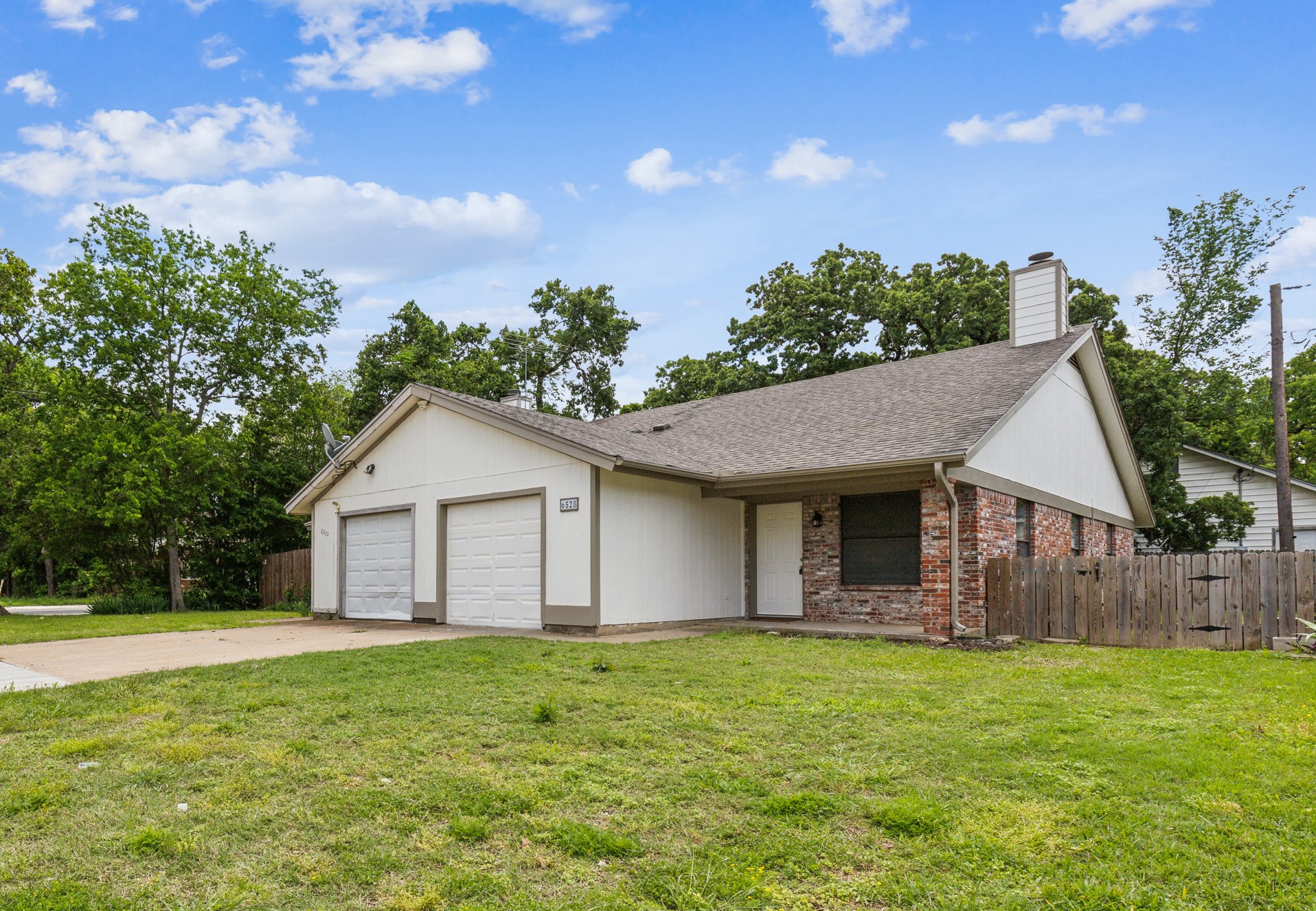 6528 Oak Forest Court
