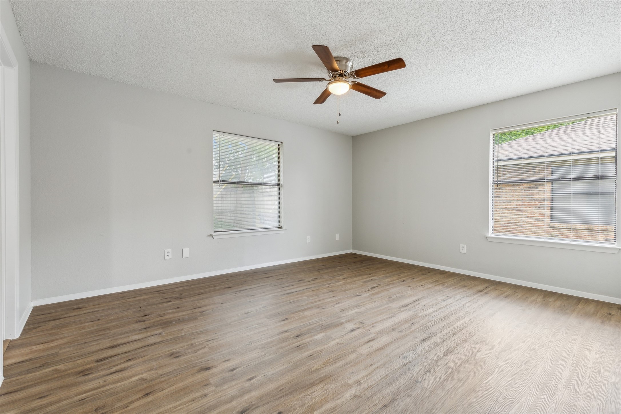 6528 Oak Forest Court