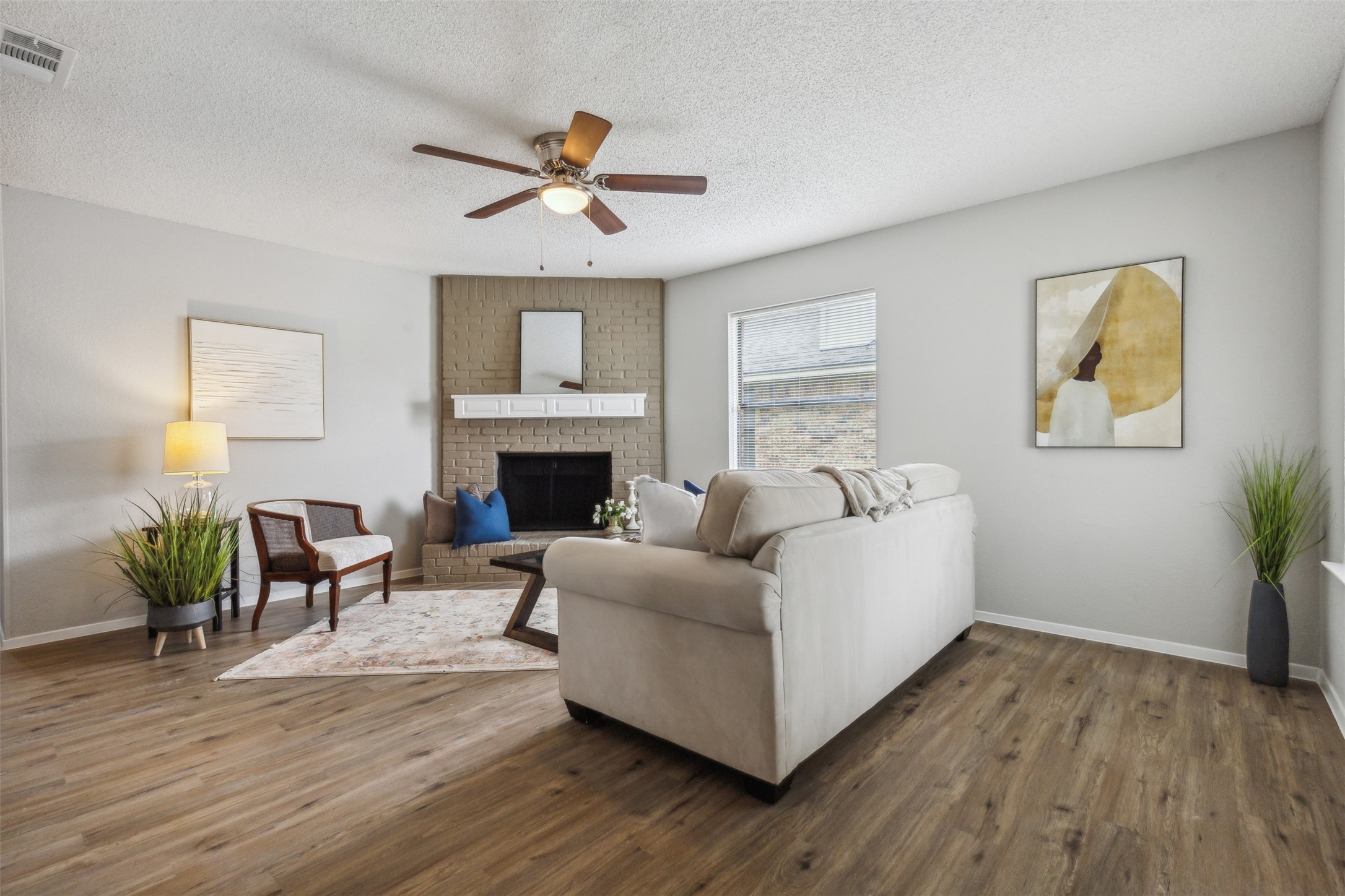 6528 Oak Forest Court