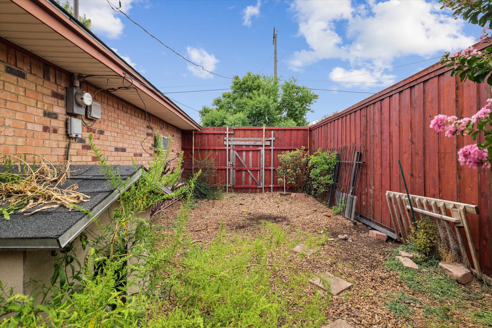 706 W Ridge Drive