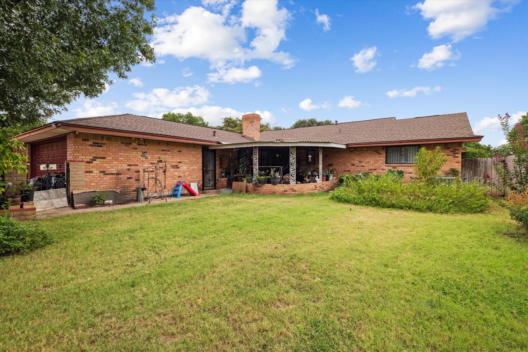 706 W Ridge Drive