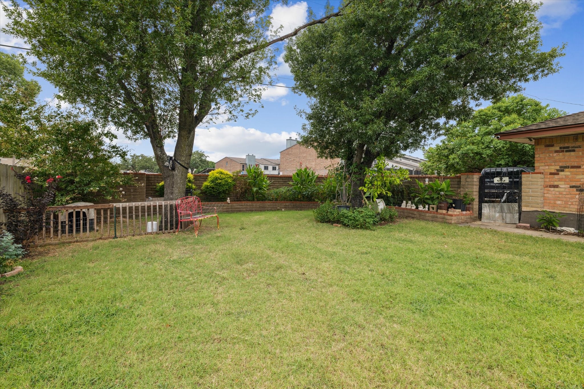 706 W Ridge Drive