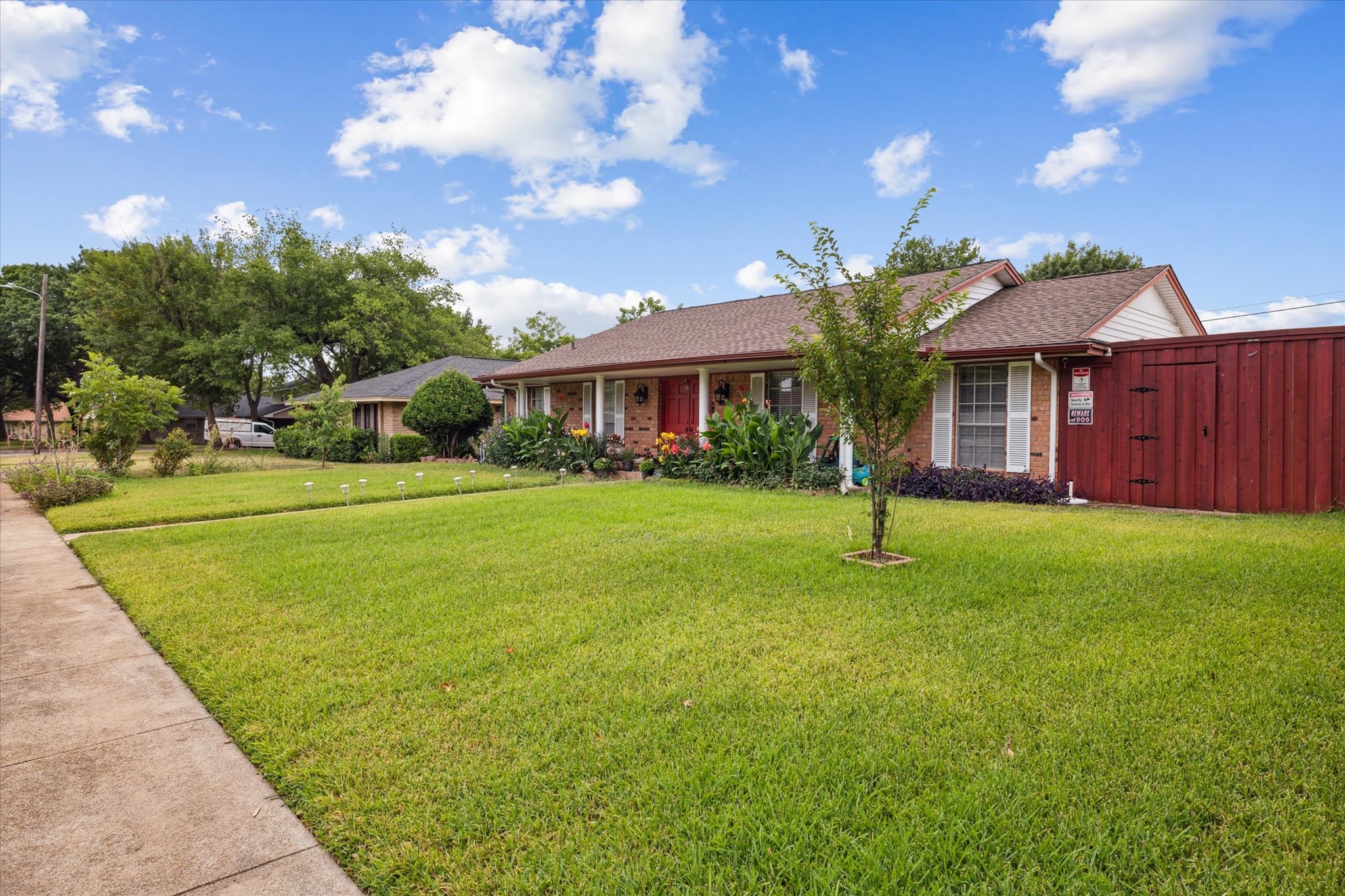 706 W Ridge Drive