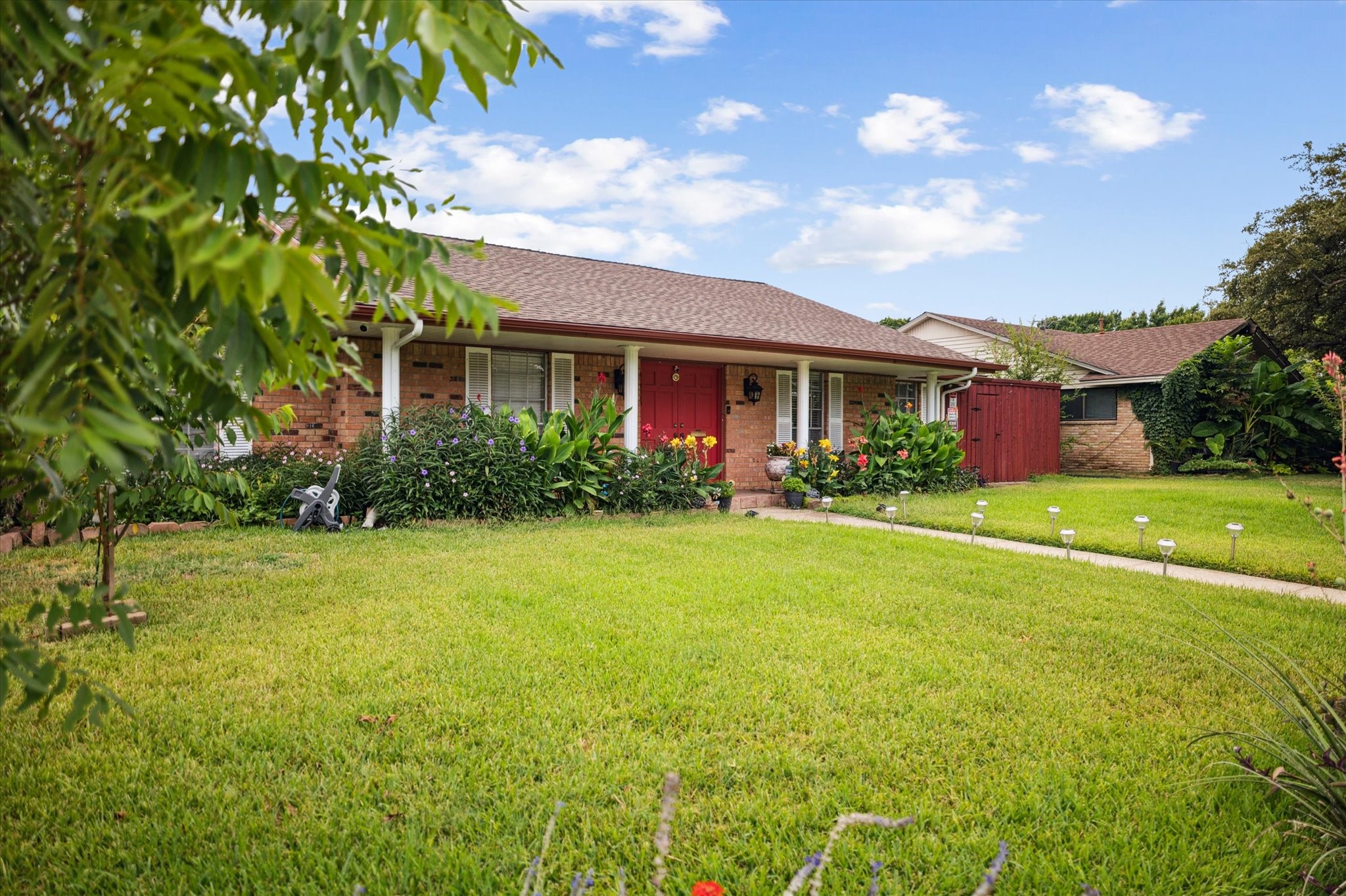 706 W Ridge Drive