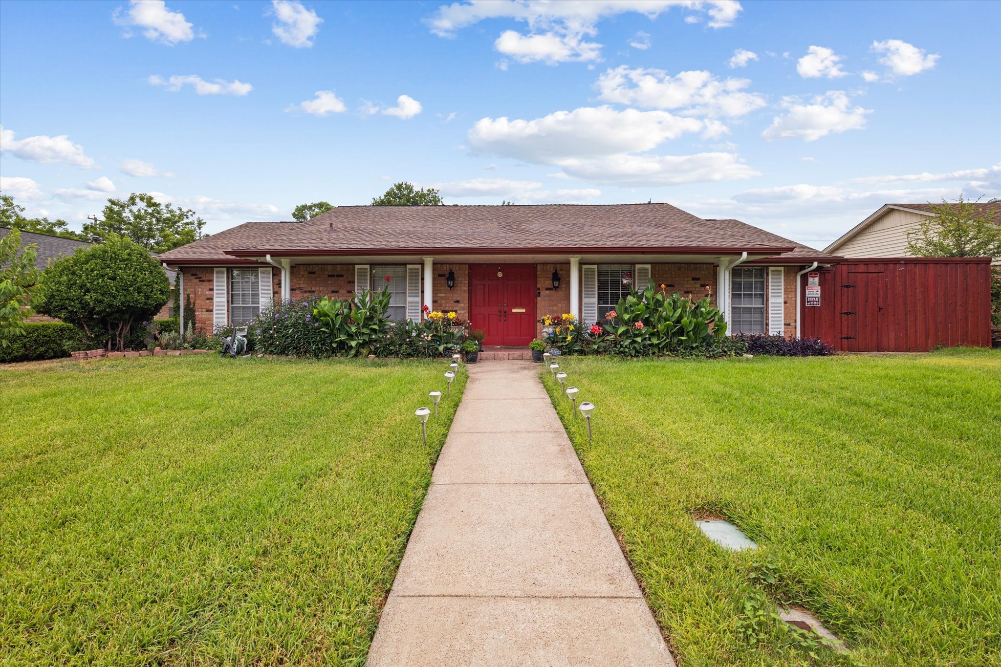 706 W Ridge Drive